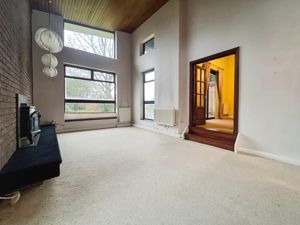 Lounge- click for photo gallery